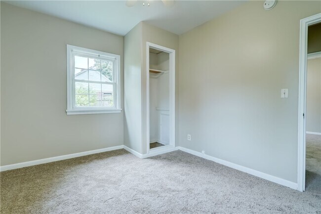 Building Photo - 4539 Dewey Ave