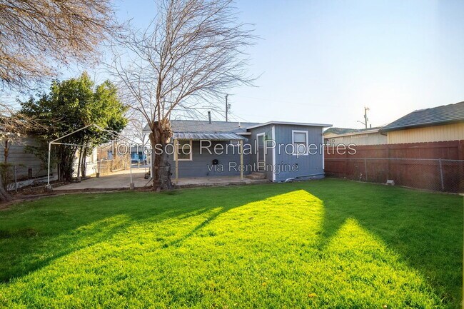 Building Photo - 2731 Menchaca St