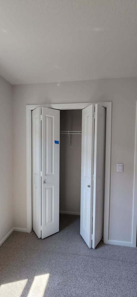 Building Photo - 2215 Livesay Ln