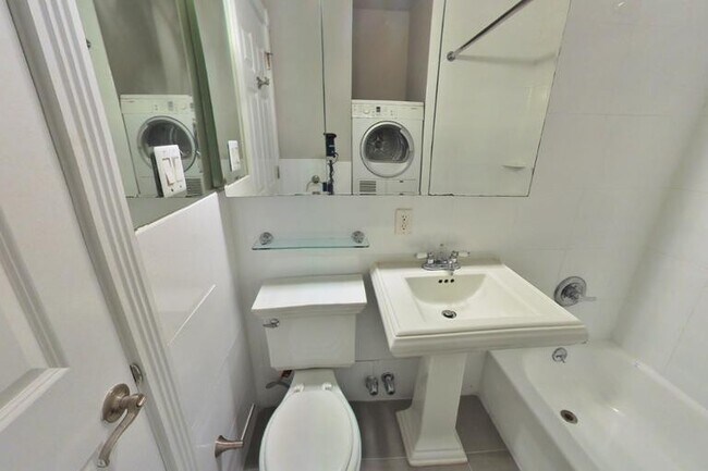 Building Photo - 416 East 13th Street