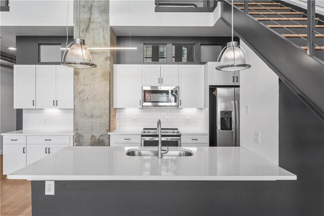 Building Photo - 230 18th St NW