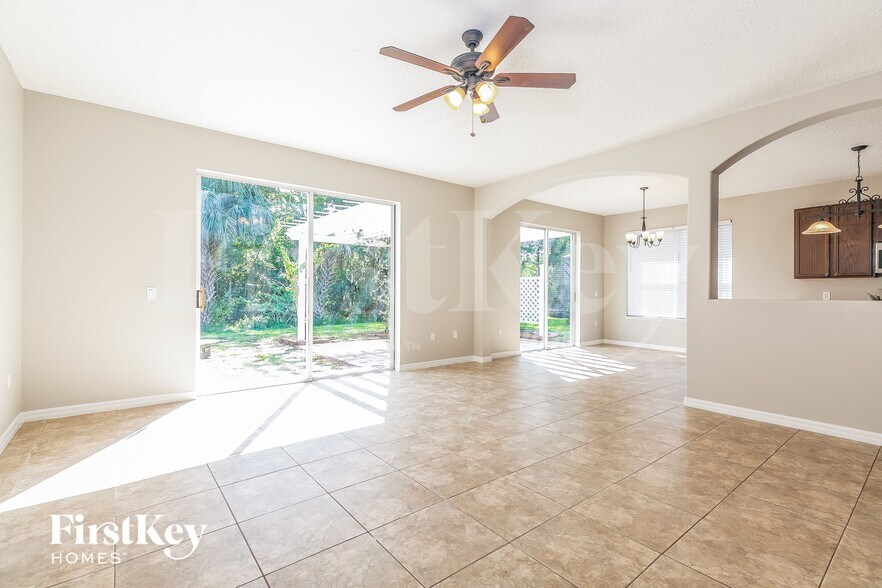 Building Photo - 1981 The Oaks Blvd