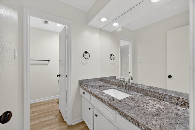 Building Photo - 14734 Perthshire Rd