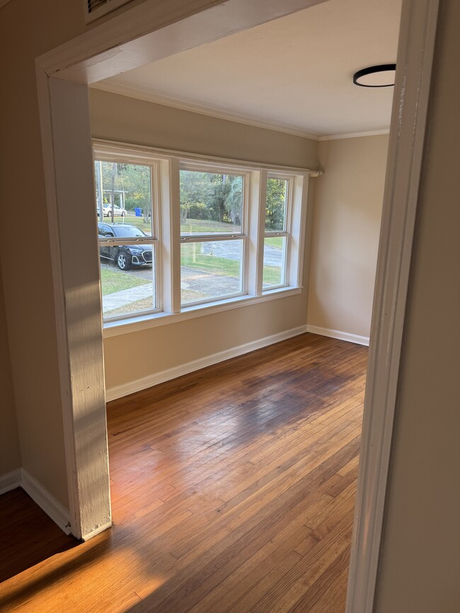 Building Photo - 507 Roosevelt Dr