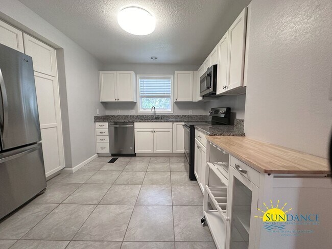 Building Photo - Beautiful 3 Bedroom Home in Fort Walton Beach!