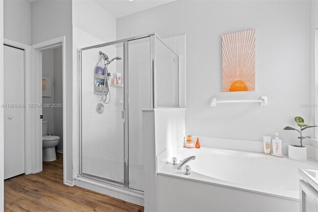 Building Photo - 128 Emeraldview Ave