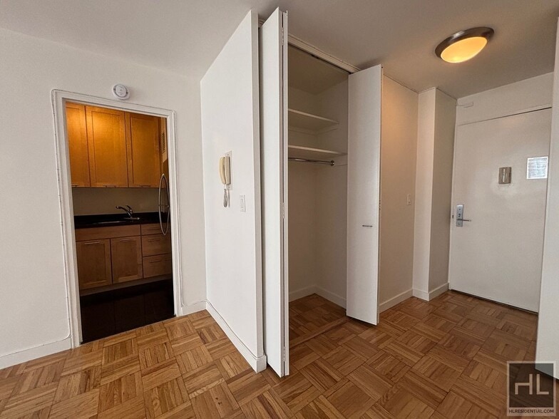 Building Photo - EAST 49 STREET