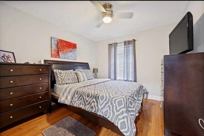 Building Photo - 11185 Grandview Mnr