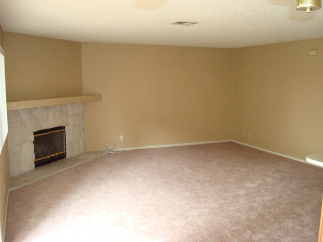 Building Photo - 1320 Pinto Rock Ln