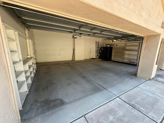 Building Photo - 2053 E Clubhouse Dr