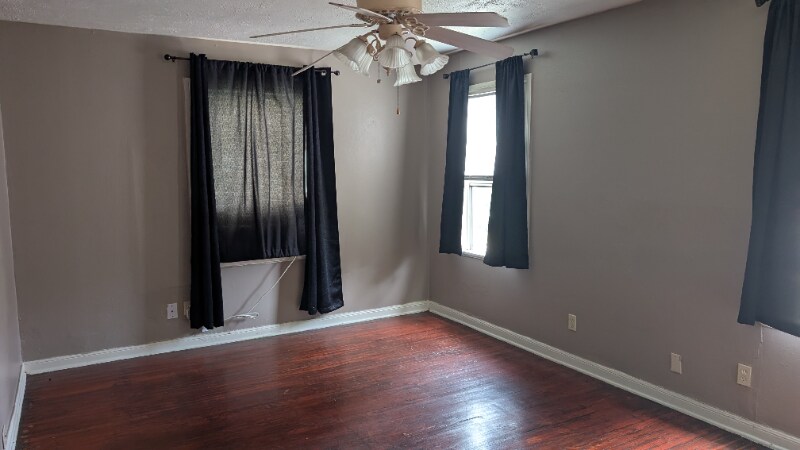 Building Photo - 119 13th St N