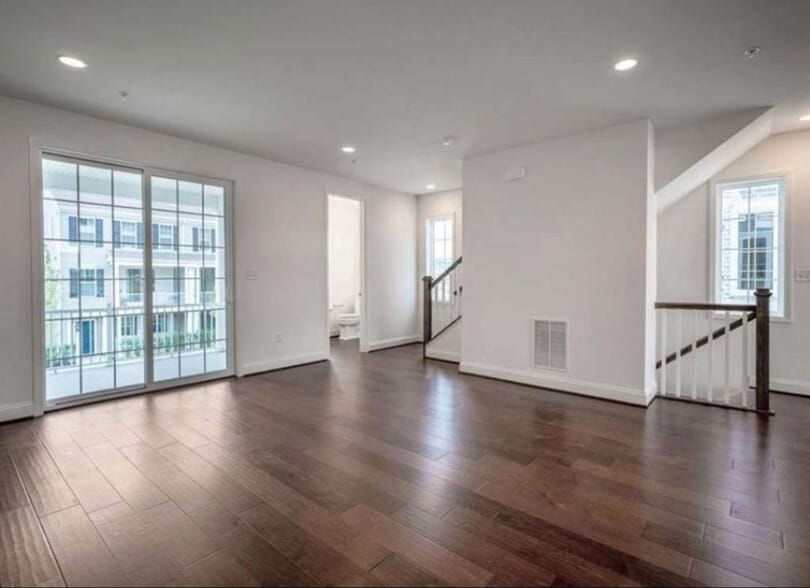 Building Photo - 2131 Westcott Ln