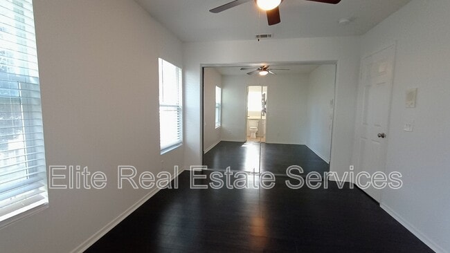 Building Photo - 1866 Via Capri St