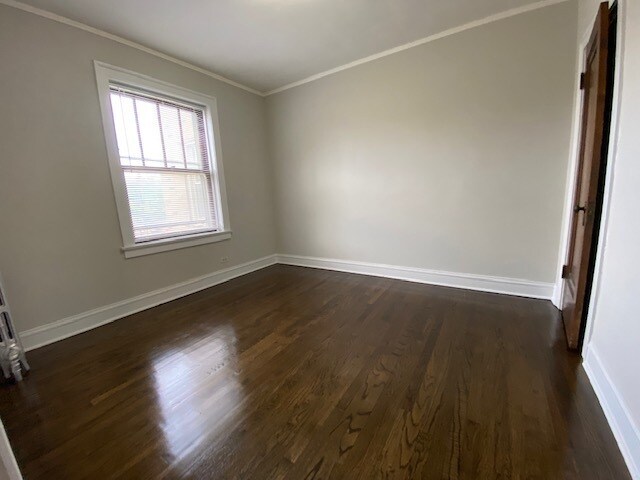 Building Photo - 5544 W Leland Ave