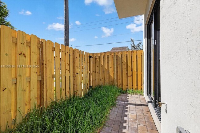 Building Photo - 13835 SW 261st Terrace