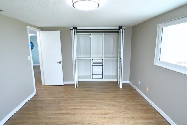 Building Photo - 3839 Star Island Dr
