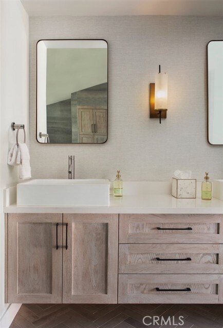 Building Photo - 27 N La Senda Dr