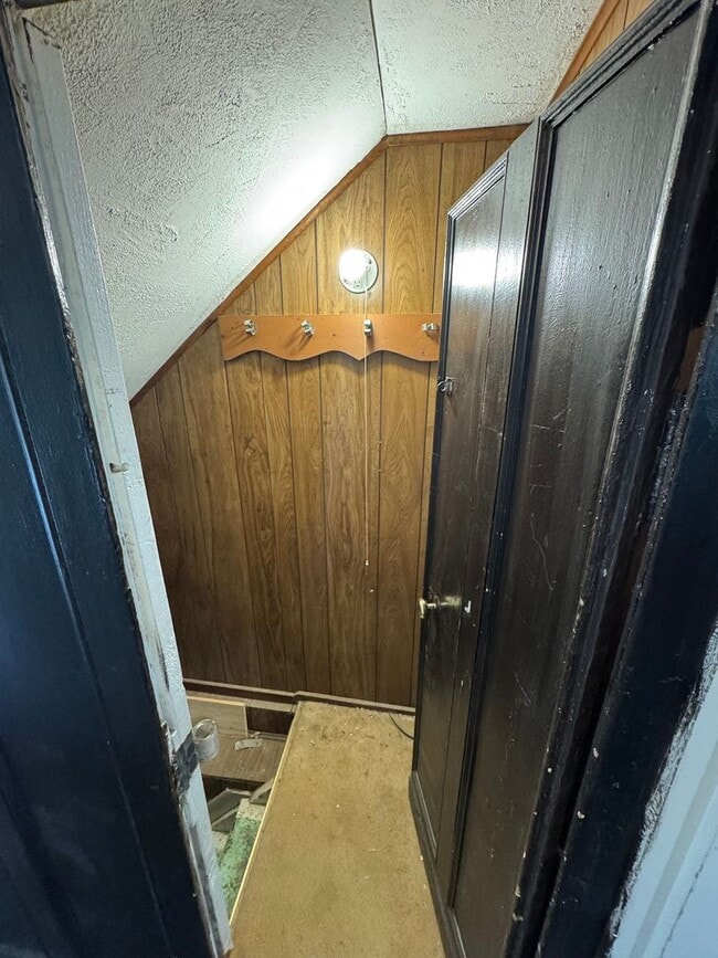 Building Photo - 3 Bedroom 1.5 Bath in Natrona Heights!