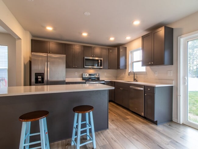 Building Photo - YEAR-ROUND RENTAL- UNFURNISHED - SINGLE FAMILY - GEORGETWON