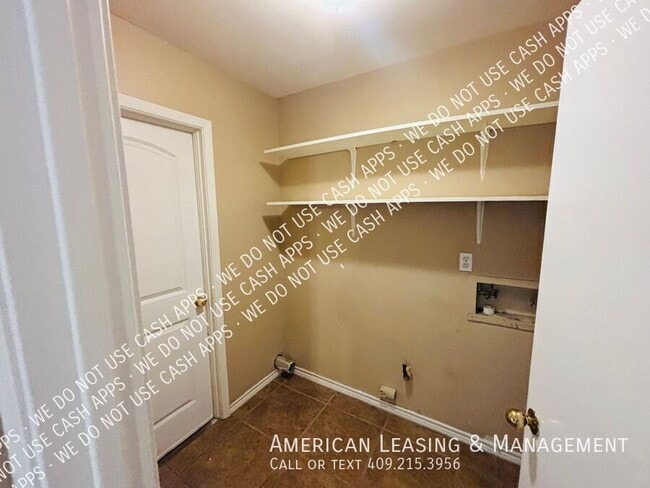 Building Photo - 4417 Willowglen St