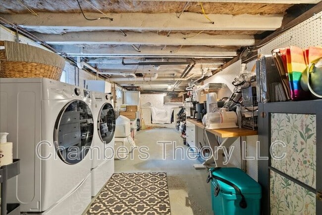 Building Photo - 23 E Walnut St