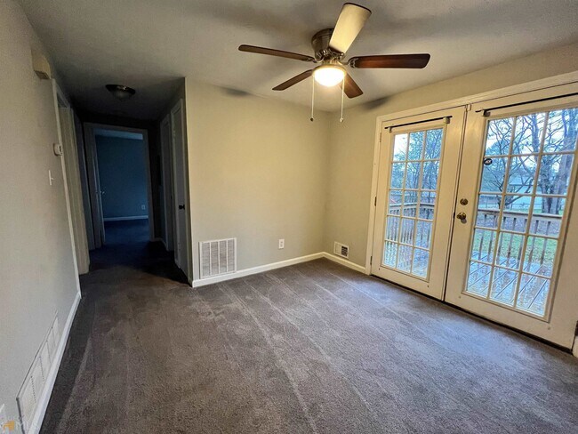 Building Photo - 107 Kristy Ln