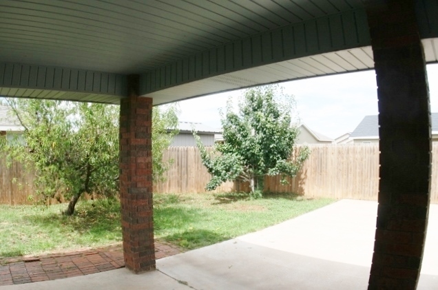 Building Photo - Open Floor Plan,  Fruit Trees, Pets Allowed