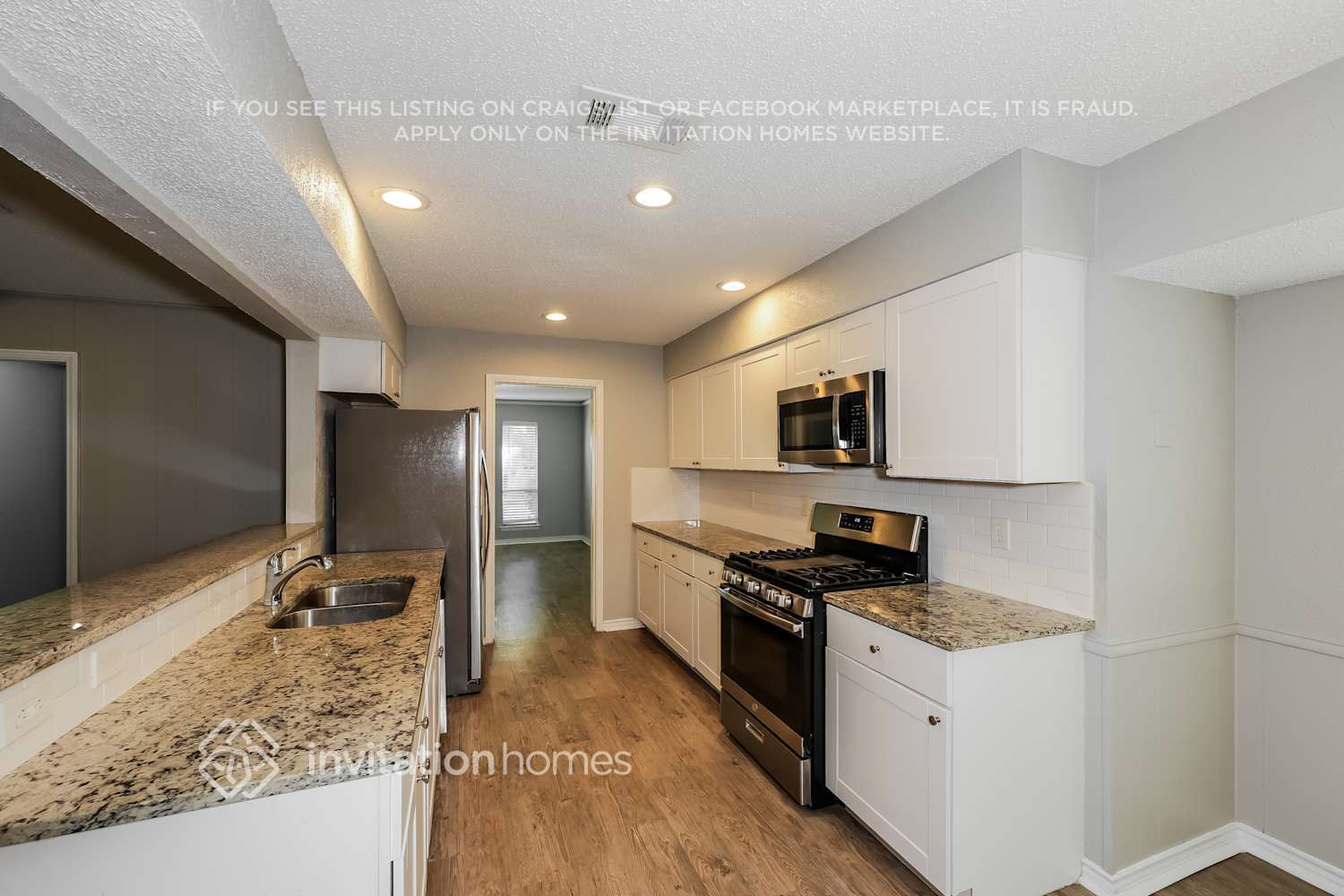 Building Photo - 945 Clear Springs Dr