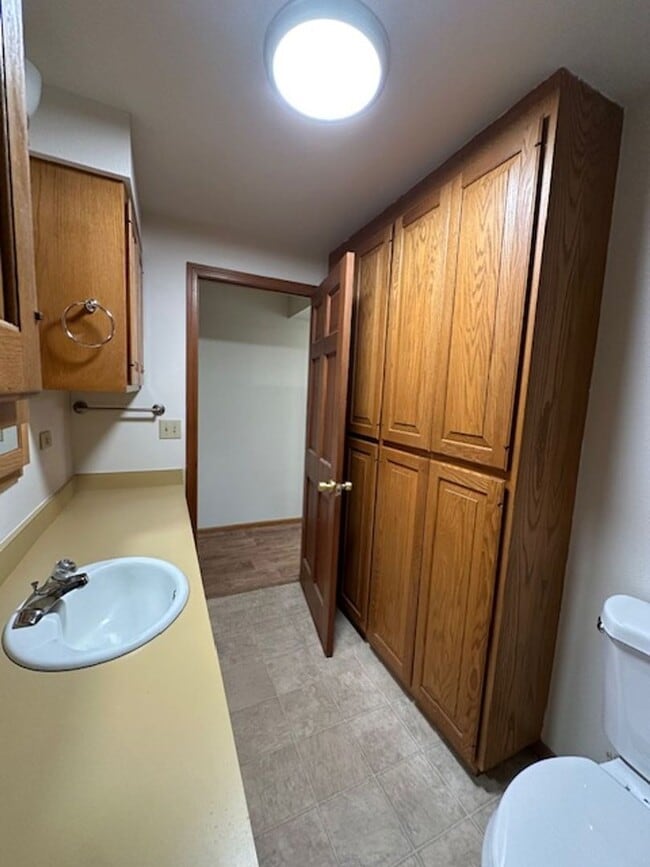 Building Photo - 23601 Labare Rd