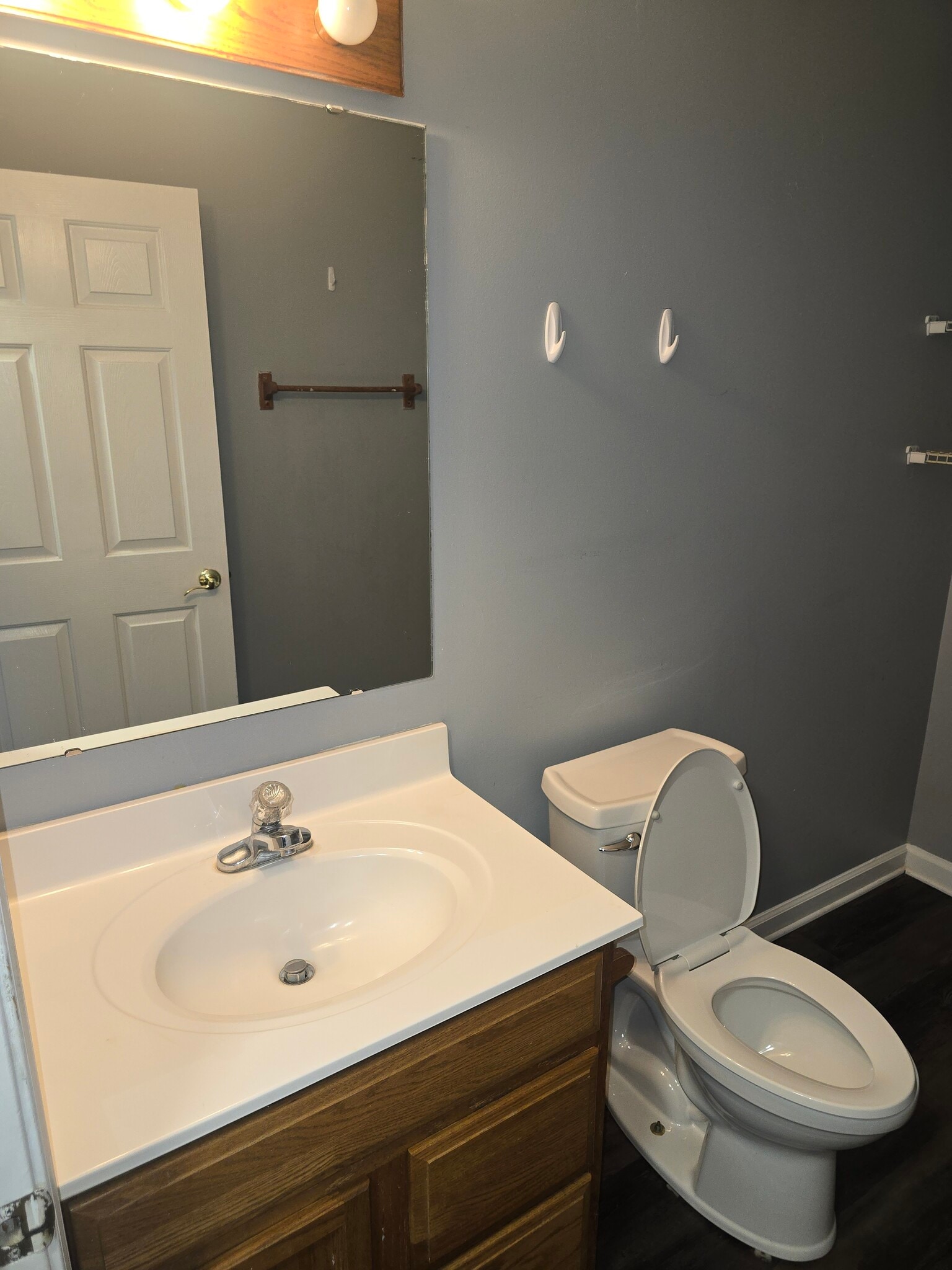 Building Photo - 1907 E Balsam Ct