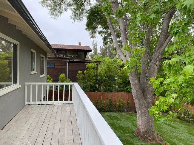Building Photo - Beautifully Remodeled 2 Story Home In Cold...