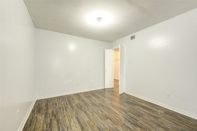 Building Photo - 6723 Tarnef Dr
