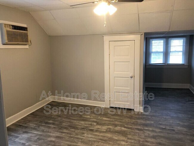 Building Photo - 649 S Main