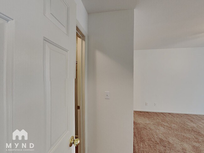 Building Photo - 8042 Laurena Ave