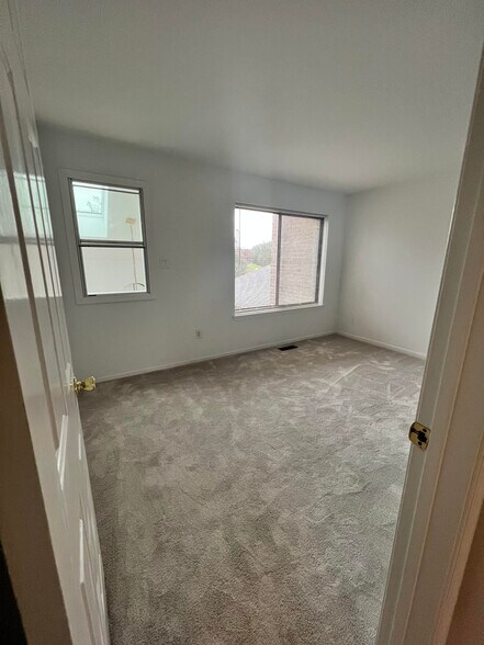 2nd bedroom - 95 Timothy Cir