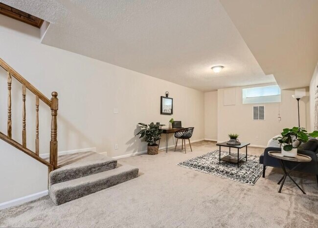 Building Photo - 230 S Highland Ave