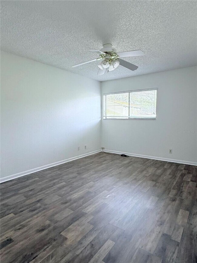 Building Photo - 8608 Lake Isle Dr