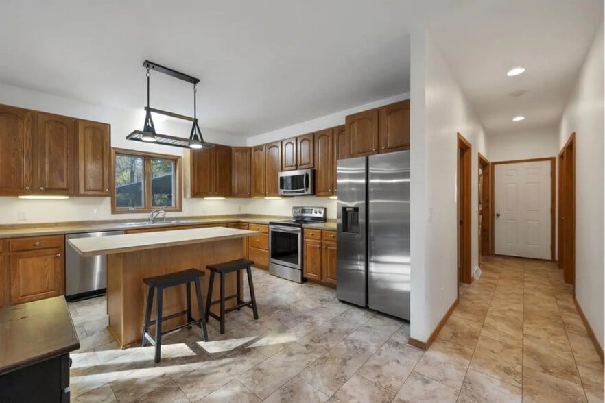 Building Photo - 969 Riverside Dr