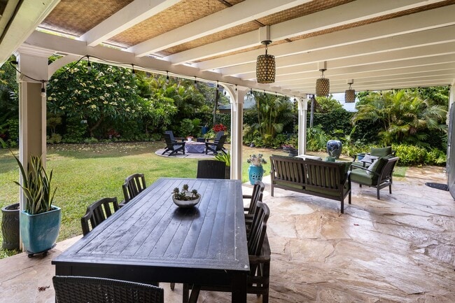 Building Photo - Privately Gated, Cool, Furnished Home, Tuc...