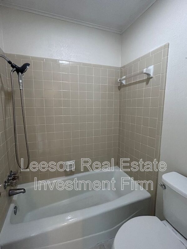 Building Photo - 5410 Mary Dr