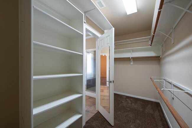 Building Photo - 46 N Planchard Cir