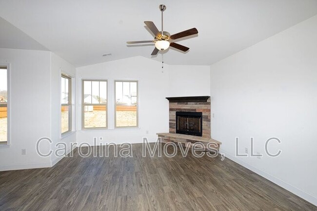 Building Photo - 210 Royal Hill Ln