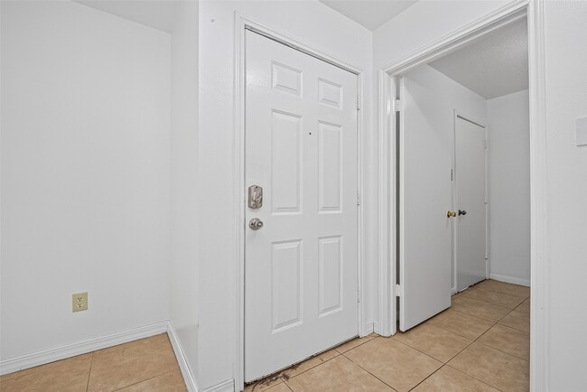 Building Photo - 6510 Grand Haven Dr