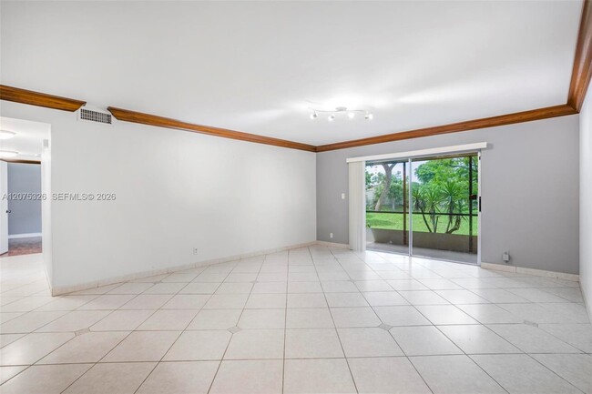 Building Photo - 709 Gardens Dr