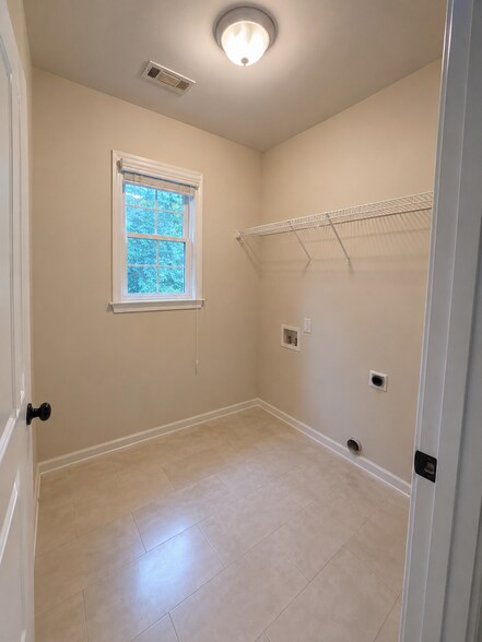 Building Photo - 10295 Medridge Cir