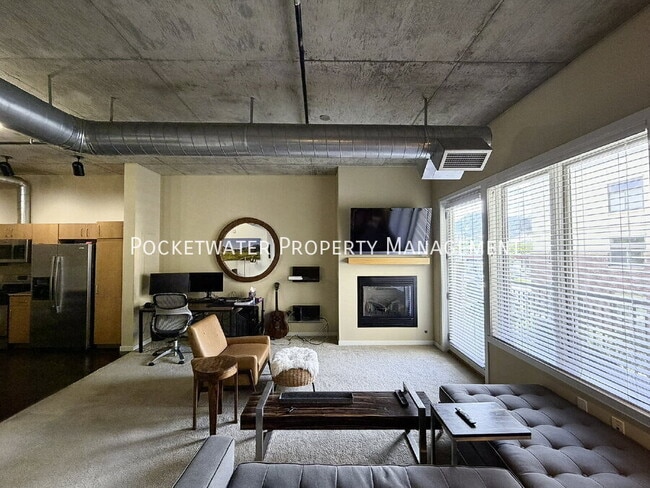 Building Photo - 3601 Arapahoe Ave