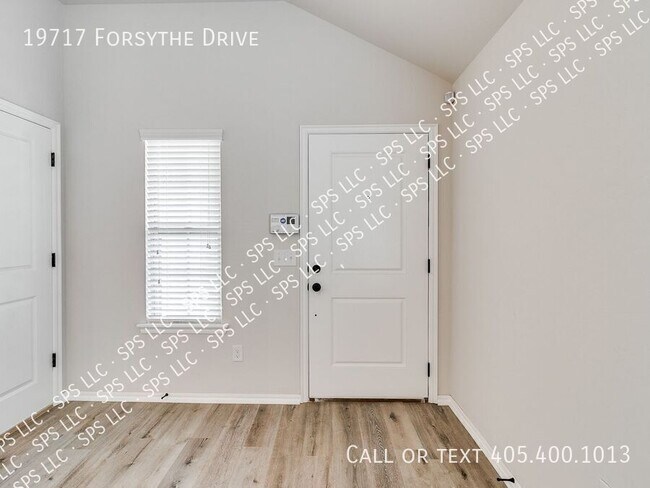 Building Photo - 19717 Forsythe Dr