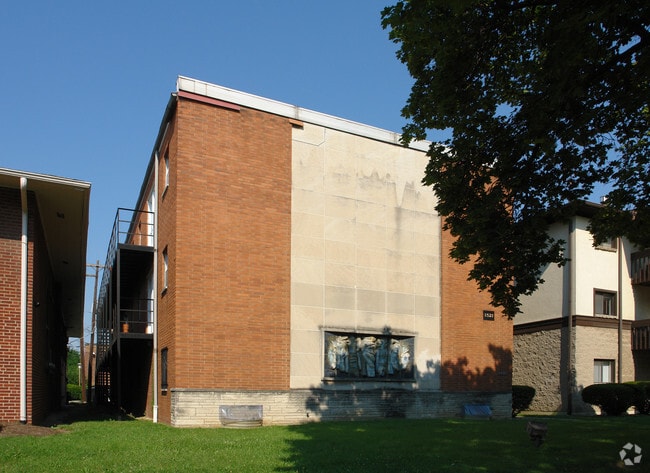 Building Photo - 1521 Neil Ave