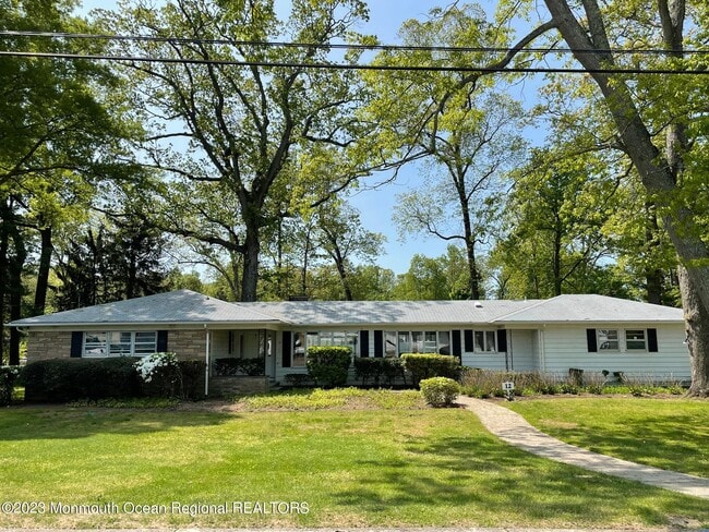Primary Photo - 12 Greenbrier Rd