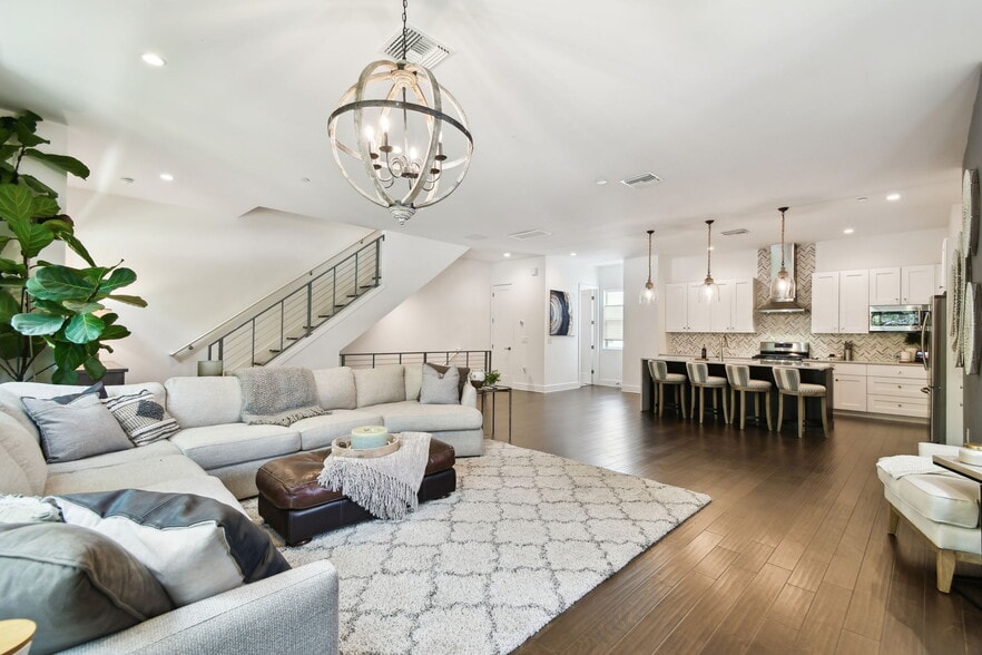 Building Photo - 3100 W Paul Ave